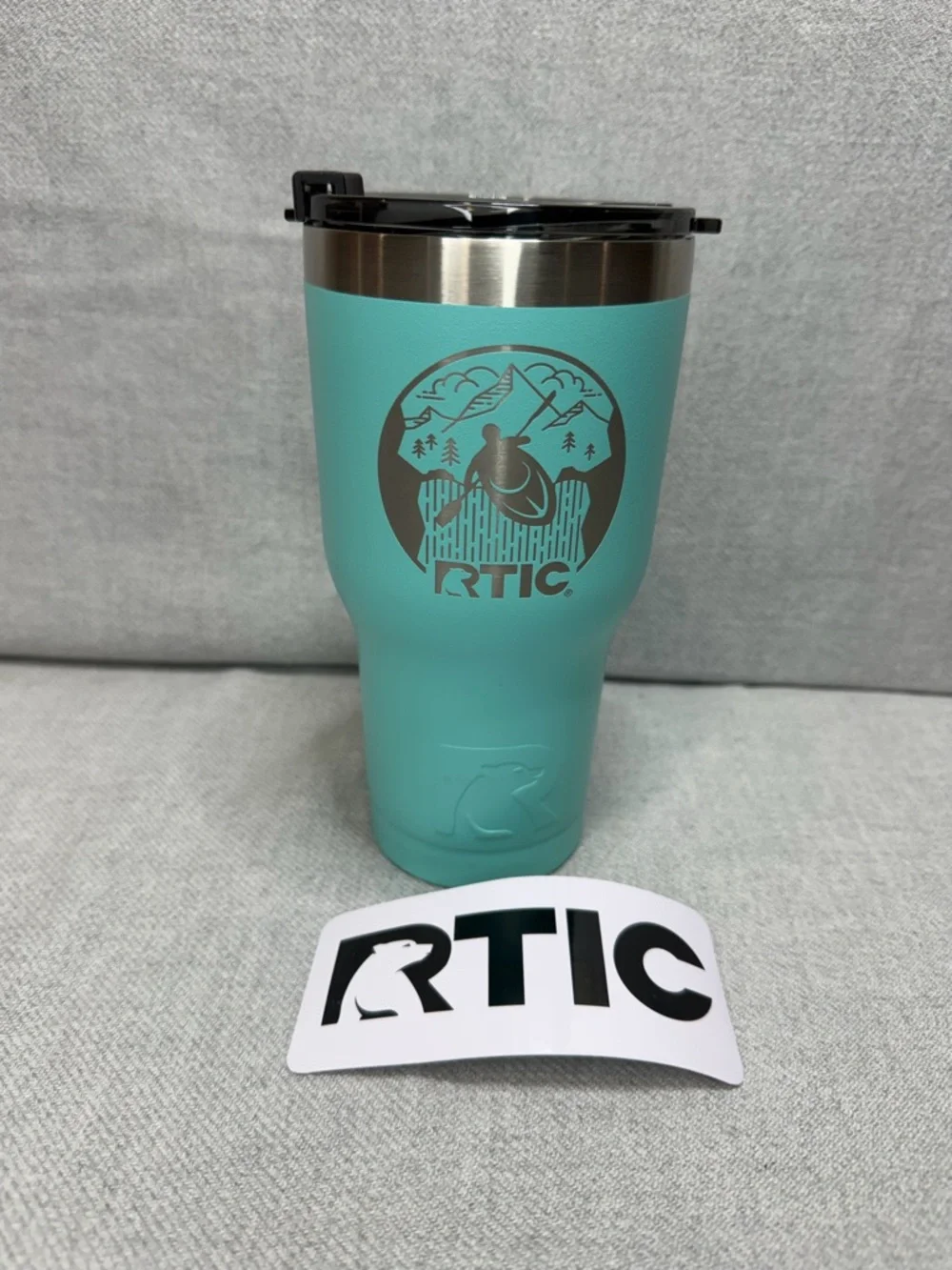 NWOT RTIC Kayak Turquoise/Teal Insulated Tumbler with Lid